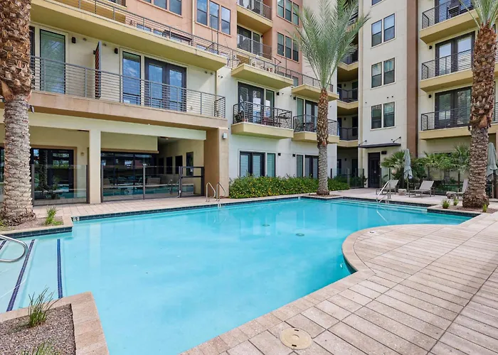 Boulevard Modern Roosevelt Row 1br Pool Gym 2 Phoenix