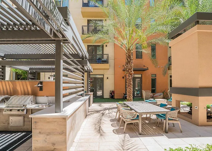 Boulevard Modern Roosevelt Row 1br Pool Gym 2 Apartment