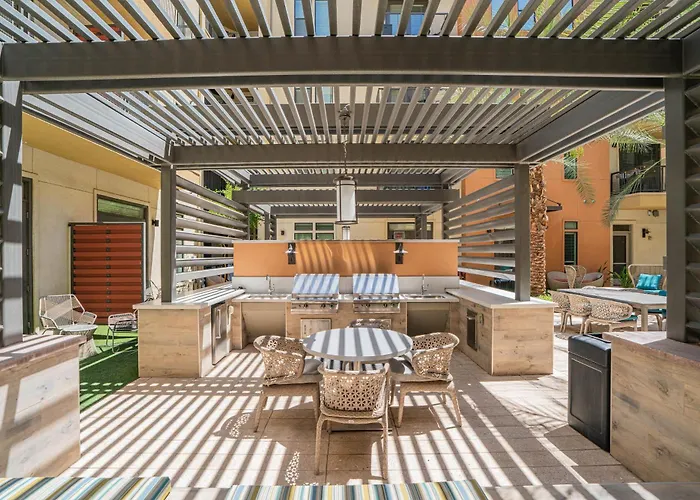 Boulevard Modern Roosevelt Row 1br Pool Gym 2 Apartment